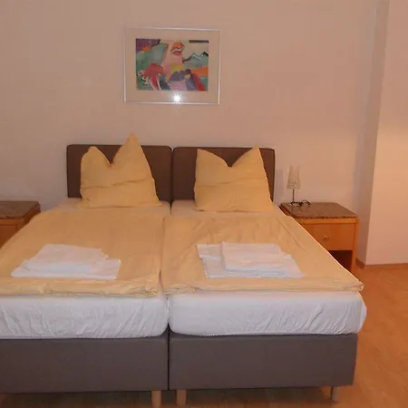 Apartment Zimmervermietung Haertig Berlin
