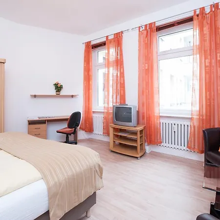 Apartment Zimmervermietung Haertig Berlin